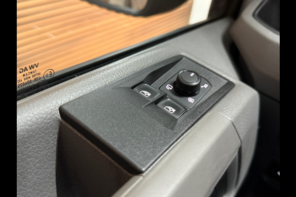 Volkswagen Crafter 35 2.0 TDI L3H2 Highline | Dubbellucht | Navigatie | Massagestoel | Trekhaak | Carplay