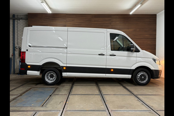 Volkswagen Crafter 35 2.0 TDI L3H2 Highline | Dubbellucht | Navigatie | Massagestoel | Trekhaak | Carplay