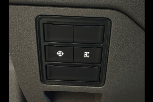 Volkswagen Crafter 35 2.0 TDI L3H2 Highline | Dubbellucht | Navigatie | Massagestoel | Trekhaak | Carplay