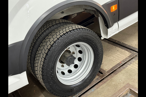 Volkswagen Crafter 35 2.0 TDI L3H2 Highline | Dubbellucht | Navigatie | Massagestoel | Trekhaak | Carplay