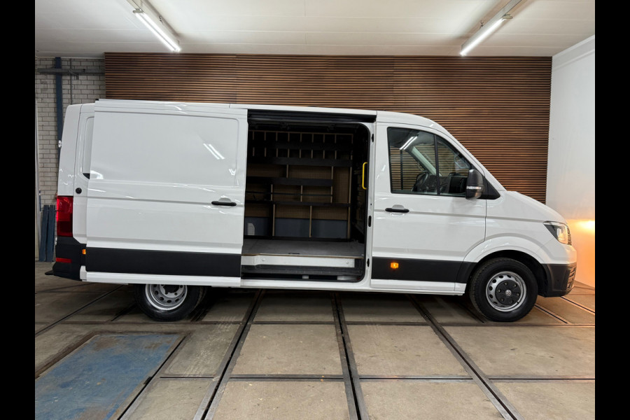 Volkswagen Crafter 35 2.0 TDI L3H2 Highline | Dubbellucht | Navigatie | Massagestoel | Trekhaak | Carplay