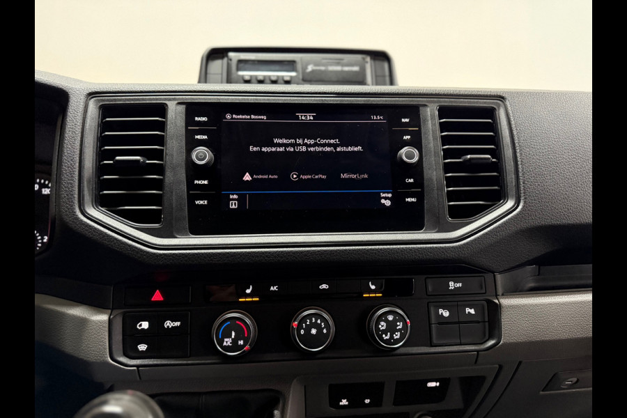 Volkswagen Crafter 35 2.0 TDI L3H2 Highline | Dubbellucht | Navigatie | Massagestoel | Trekhaak | Carplay
