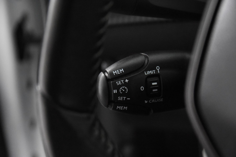 Peugeot 208 *1ste Eigenaar*Navigatie*Park assist*