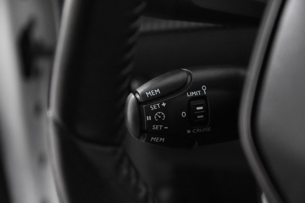 Peugeot 208 *1ste Eigenaar*Navigatie*Park assist*