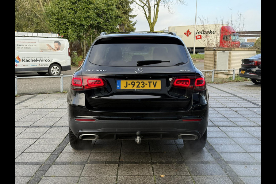 Mercedes-Benz GLC 300e 4MATIC AMG | Navi | Panorama | Trekhaak | Burmester |