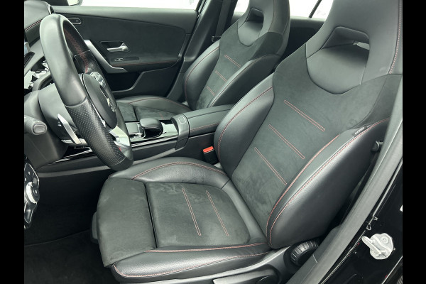 Mercedes-Benz A-Klasse 220 Premium Plus AMG-Line(Goed OnderH, Panorama, Carplay, Stoelen, StoelV, Camera, Navi, Etc)