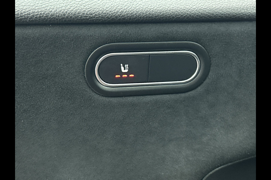 Mercedes-Benz A-Klasse 220 Premium Plus AMG-Line(Goed OnderH, Panorama, Carplay, Stoelen, StoelV, Camera, Navi, Etc)