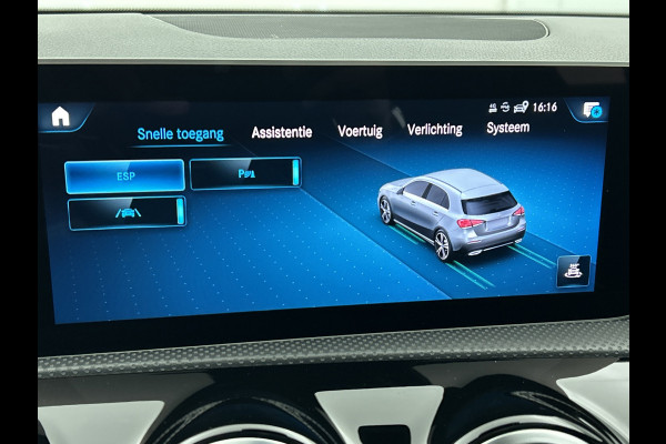 Mercedes-Benz A-Klasse 220 Premium Plus AMG-Line(Goed OnderH, Panorama, Carplay, Stoelen, StoelV, Camera, Navi, Etc)