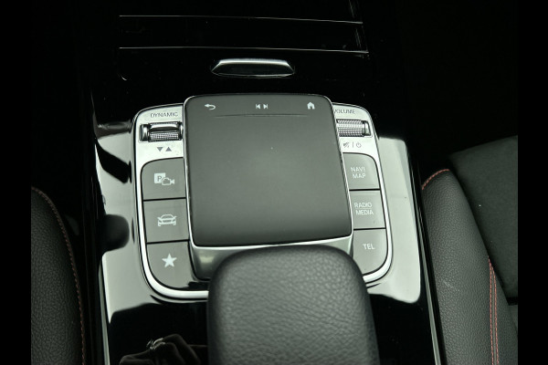 Mercedes-Benz A-Klasse 220 Premium Plus AMG-Line(Goed OnderH, Panorama, Carplay, Stoelen, StoelV, Camera, Navi, Etc)