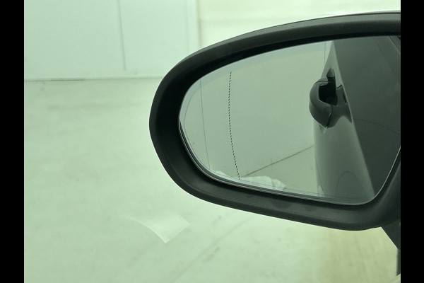 Mercedes-Benz A-Klasse 220 Premium Plus AMG-Line(Goed OnderH, Panorama, Carplay, Stoelen, StoelV, Camera, Navi, Etc)