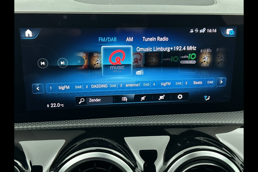 Mercedes-Benz A-Klasse 220 Premium Plus AMG-Line(Goed OnderH, Panorama, Carplay, Stoelen, StoelV, Camera, Navi, Etc)