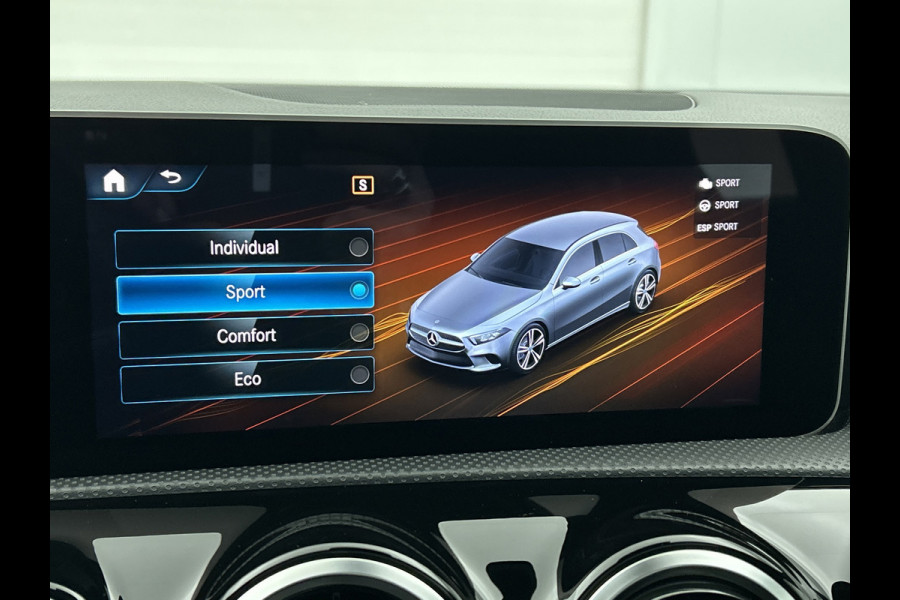 Mercedes-Benz A-Klasse 220 Premium Plus AMG-Line(Goed OnderH, Panorama, Carplay, Stoelen, StoelV, Camera, Navi, Etc)