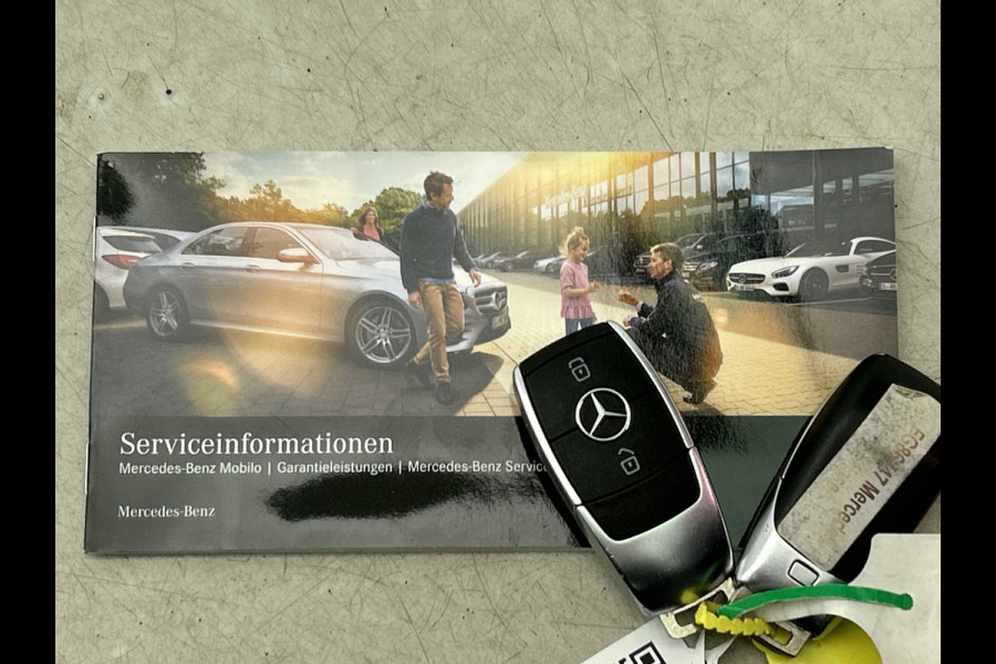 Mercedes-Benz A-Klasse 220 Premium Plus AMG-Line(Goed OnderH, Panorama, Carplay, Stoelen, StoelV, Camera, Navi, Etc)