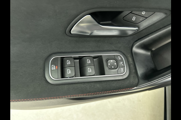 Mercedes-Benz A-Klasse 220 Premium Plus AMG-Line(Goed OnderH, Panorama, Carplay, Stoelen, StoelV, Camera, Navi, Etc)