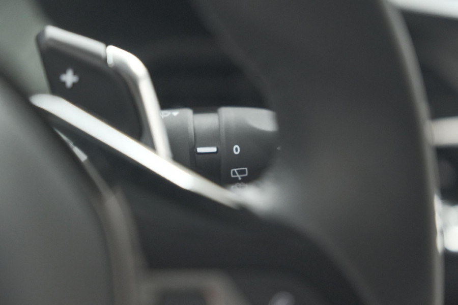 Peugeot 208 Hybrid 100 e-DCS6 Allure | Camera | Apple Carplay | Keyless Entry | Parkeersensoren