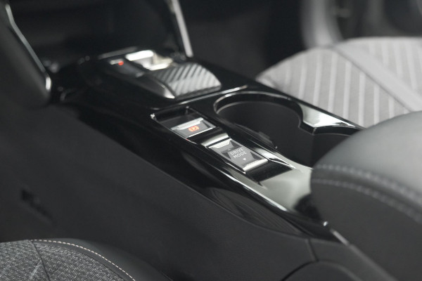 Peugeot 208 Hybrid 100 e-DCS6 Allure | Camera | Apple Carplay | Keyless Entry | Parkeersensoren