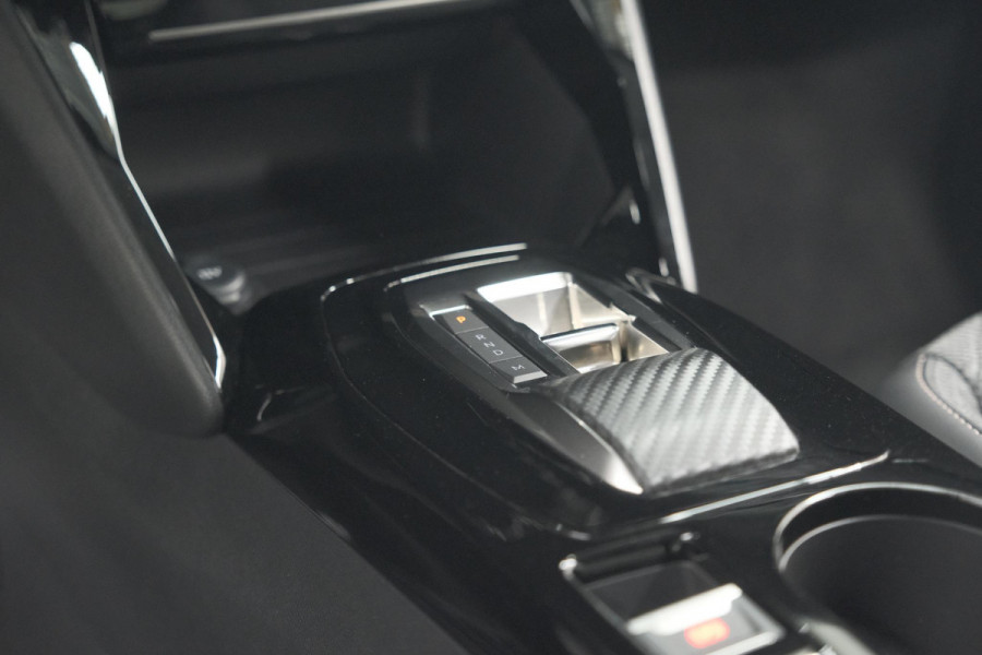 Peugeot 208 Hybrid 100 e-DCS6 Allure | Camera | Apple Carplay | Keyless Entry | Parkeersensoren