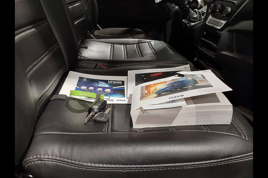 Iveco Daily 35S14V 2.3 L2H2 LAADLIFT in laadruimte EURO6 trekhaak 3500 kg