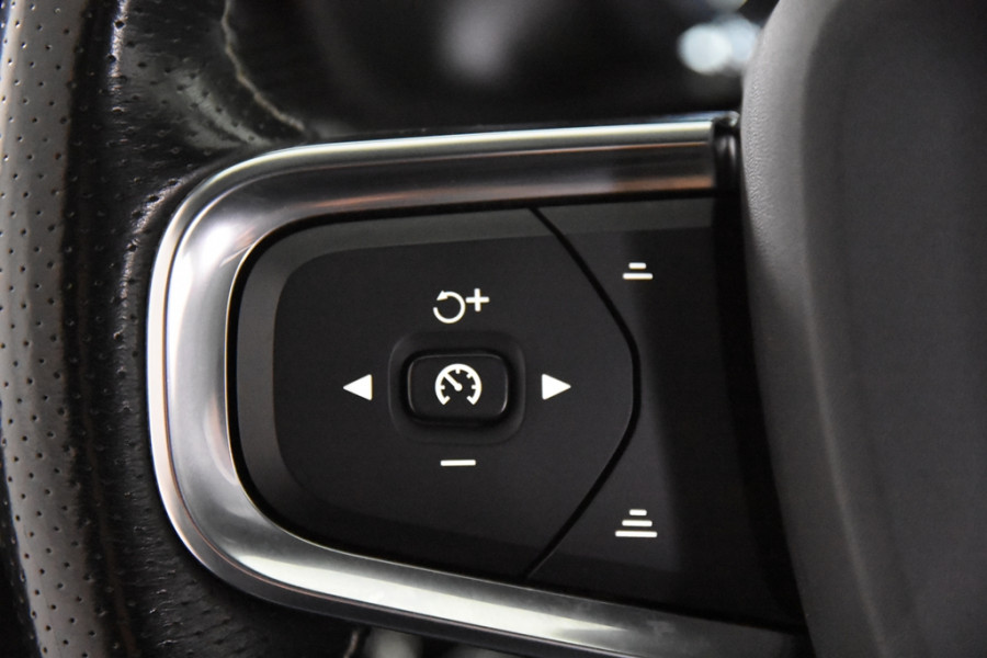 Volvo XC40 1.5 T5 Recharge R-Design *1ste Eigenaar*Panoramadak*Trekhaak*