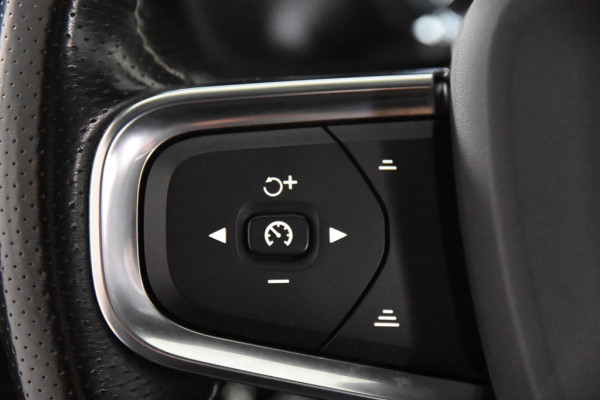 Volvo XC40 1.5 T5 Recharge R-Design *1ste Eigenaar*Panoramadak*Trekhaak*