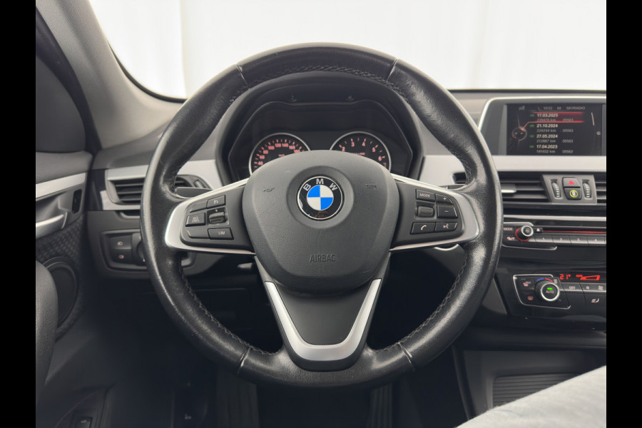 BMW X1 sDrive20i Executive Aut. *XENON | NAVI-FULLMAP | COMFORT-SEATS | ECC | PDC | CRUISE | 17''ALU | TOWBAR*