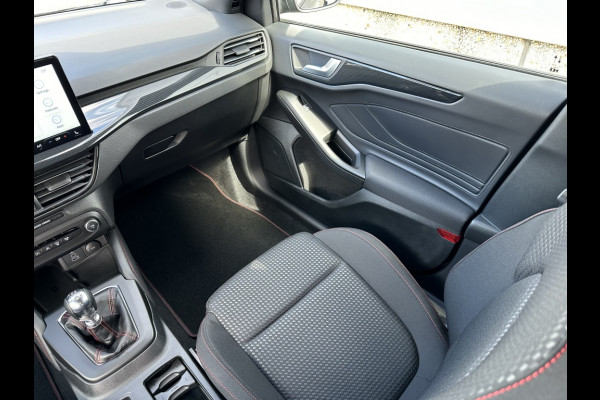 Ford FOCUS Wagon 125PK EBH ST Line X Driverpack | 18inch | Winterpack!