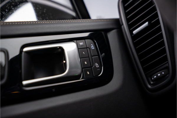 Porsche Cayenne Coupé 4.0 Turbo GT - Individual | Sport Chrono | Luchtvering | HUD