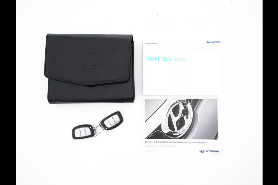 Hyundai IONIQ Premium EV 38 kWh {SOH-100%} Aut *HEATPUMP | LUXURY-LEATHER | FULL-LED | ADAPTIVE-CRUISE | KEYLESS | NAVI-FULLMAP | DAB | CAMERA | MEMORY-PACK | DIGI-COCKPIT | HEATED/VENTILATED-SEATS | CCS- FASTLOADER | PRIVACY-GLASS |