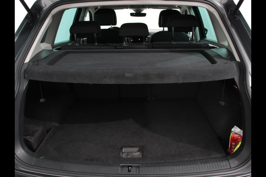 Volkswagen Tiguan 1.5 TSI 150pk DSG Highline | Navigatie | Apple Carplay/Android Auto | Adaptive cruise control | Parkeersensoren | Camera | Park Assist | Lane Assist | Stoel- en stuurverwarming | Getinte ramen | Virtual Cockpit |  LED-verlichting voor