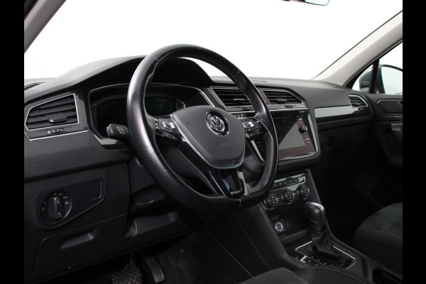 Volkswagen Tiguan 1.5 TSI 150pk DSG Highline | Navigatie | Apple Carplay/Android Auto | Adaptive cruise control | Parkeersensoren | Camera | Park Assist | Lane Assist | Stoel- en stuurverwarming | Getinte ramen | Virtual Cockpit |  LED-verlichting voor
