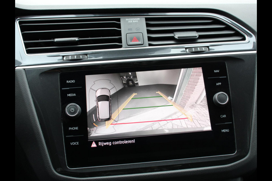 Volkswagen Tiguan 1.5 TSI 150pk DSG Highline | Navigatie | Apple Carplay/Android Auto | Adaptive cruise control | Parkeersensoren | Camera | Park Assist | Lane Assist | Stoel- en stuurverwarming | Getinte ramen | Virtual Cockpit |  LED-verlichting voor