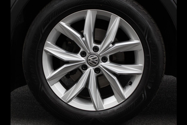 Volkswagen Tiguan 1.5 TSI 150pk DSG Highline | Navigatie | Apple Carplay/Android Auto | Adaptive cruise control | Parkeersensoren | Camera | Park Assist | Lane Assist | Stoel- en stuurverwarming | Getinte ramen | Virtual Cockpit |  LED-verlichting voor