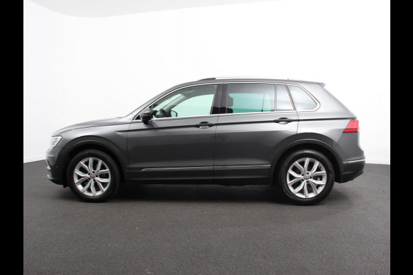 Volkswagen Tiguan 1.5 TSI 150pk DSG Highline | Navigatie | Apple Carplay/Android Auto | Adaptive cruise control | Parkeersensoren | Camera | Park Assist | Lane Assist | Stoel- en stuurverwarming | Getinte ramen | Virtual Cockpit |  LED-verlichting voor
