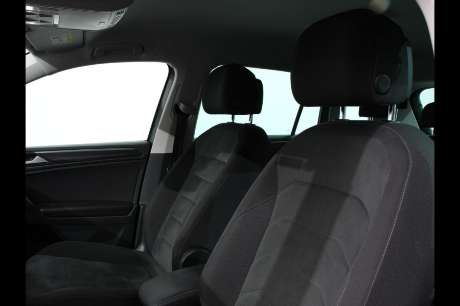 Volkswagen Tiguan 1.5 TSI 150pk DSG Highline | Navigatie | Apple Carplay/Android Auto | Adaptive cruise control | Parkeersensoren | Camera | Park Assist | Lane Assist | Stoel- en stuurverwarming | Getinte ramen | Virtual Cockpit |  LED-verlichting voor