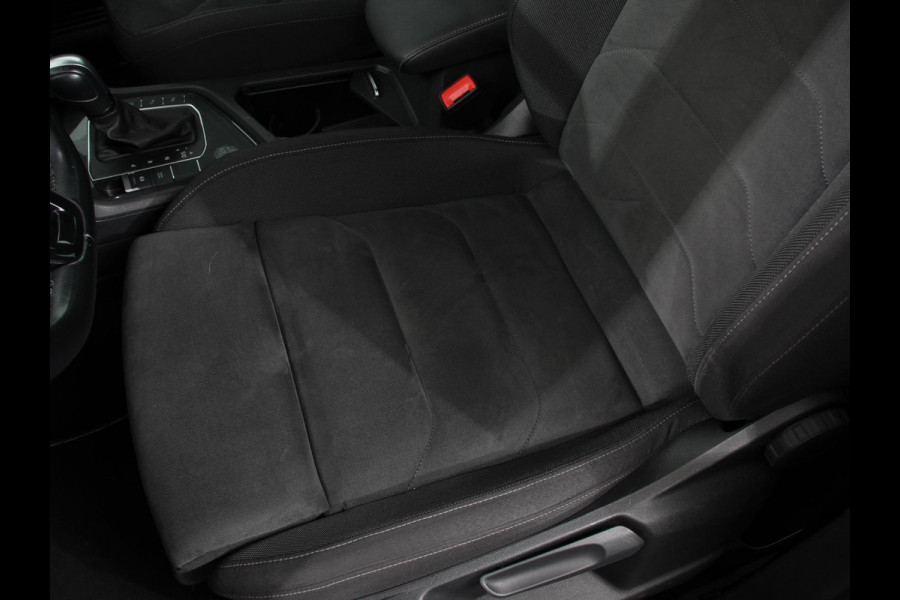 Volkswagen Tiguan 1.5 TSI 150pk DSG Highline | Navigatie | Apple Carplay/Android Auto | Adaptive cruise control | Parkeersensoren | Camera | Park Assist | Lane Assist | Stoel- en stuurverwarming | Getinte ramen | Virtual Cockpit |  LED-verlichting voor