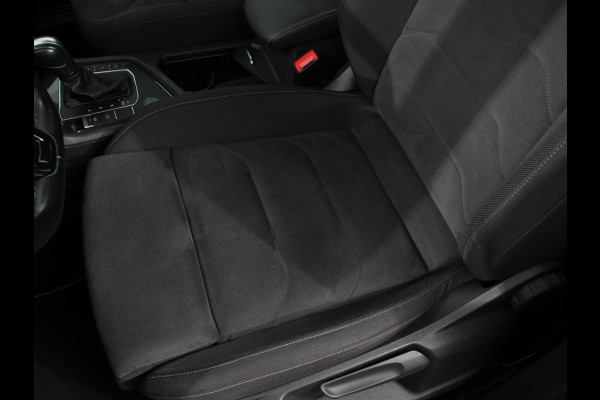 Volkswagen Tiguan 1.5 TSI 150pk DSG Highline | Navigatie | Apple Carplay/Android Auto | Adaptive cruise control | Parkeersensoren | Camera | Park Assist | Lane Assist | Stoel- en stuurverwarming | Getinte ramen | Virtual Cockpit |  LED-verlichting voor