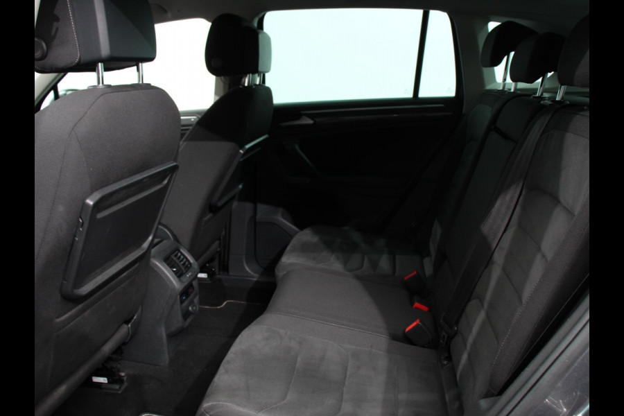 Volkswagen Tiguan 1.5 TSI 150pk DSG Highline | Navigatie | Apple Carplay/Android Auto | Adaptive cruise control | Parkeersensoren | Camera | Park Assist | Lane Assist | Stoel- en stuurverwarming | Getinte ramen | Virtual Cockpit |  LED-verlichting voor