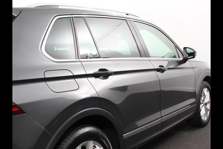 Volkswagen Tiguan 1.5 TSI 150pk DSG Highline | Navigatie | Apple Carplay/Android Auto | Adaptive cruise control | Parkeersensoren | Camera | Park Assist | Lane Assist | Stoel- en stuurverwarming | Getinte ramen | Virtual Cockpit |  LED-verlichting voor