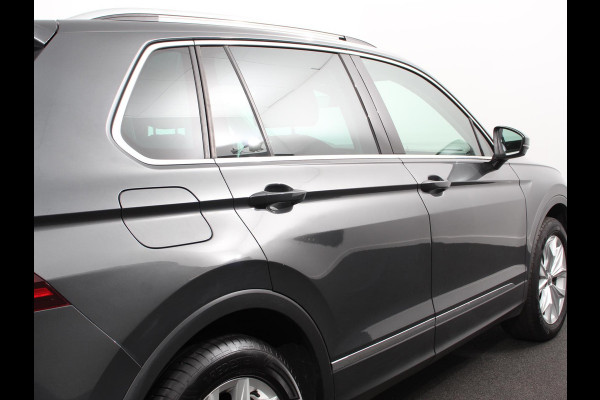 Volkswagen Tiguan 1.5 TSI 150pk DSG Highline | Navigatie | Apple Carplay/Android Auto | Adaptive cruise control | Parkeersensoren | Camera | Park Assist | Lane Assist | Stoel- en stuurverwarming | Getinte ramen | Virtual Cockpit |  LED-verlichting voor