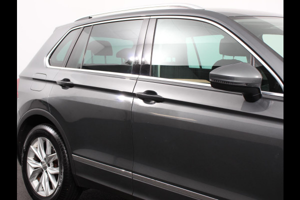 Volkswagen Tiguan 1.5 TSI 150pk DSG Highline | Navigatie | Apple Carplay/Android Auto | Adaptive cruise control | Parkeersensoren | Camera | Park Assist | Lane Assist | Stoel- en stuurverwarming | Getinte ramen | Virtual Cockpit |  LED-verlichting voor