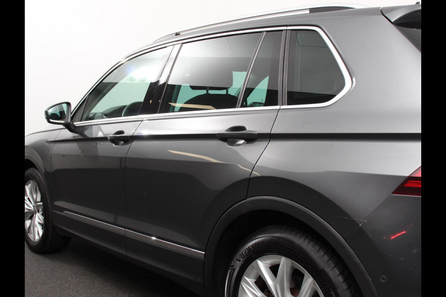 Volkswagen Tiguan 1.5 TSI 150pk DSG Highline | Navigatie | Apple Carplay/Android Auto | Adaptive cruise control | Parkeersensoren | Camera | Park Assist | Lane Assist | Stoel- en stuurverwarming | Getinte ramen | Virtual Cockpit |  LED-verlichting voor
