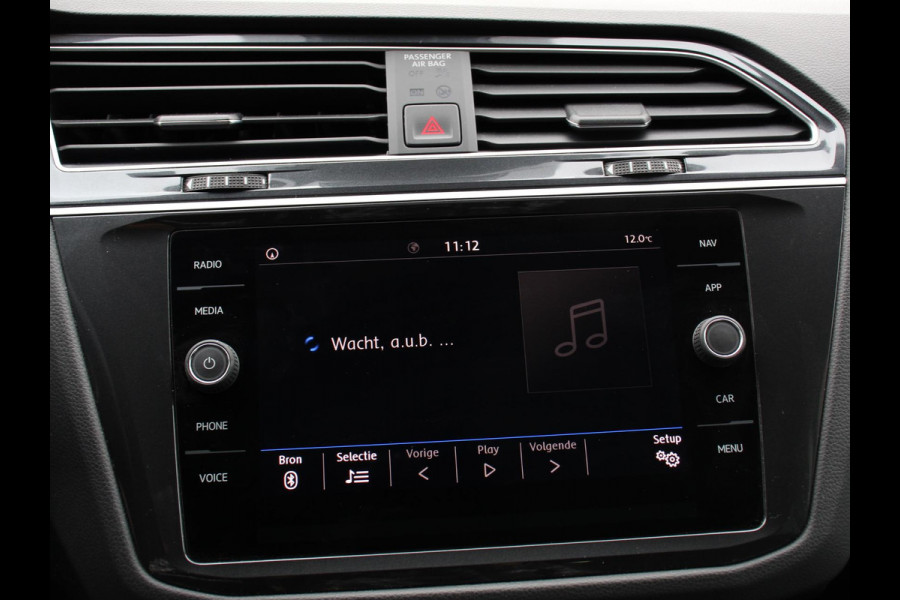 Volkswagen Tiguan 1.5 TSI 150pk DSG Highline | Navigatie | Apple Carplay/Android Auto | Adaptive cruise control | Parkeersensoren | Camera | Park Assist | Lane Assist | Stoel- en stuurverwarming | Getinte ramen | Virtual Cockpit |  LED-verlichting voor