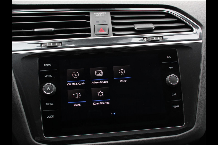 Volkswagen Tiguan 1.5 TSI 150pk DSG Highline | Navigatie | Apple Carplay/Android Auto | Adaptive cruise control | Parkeersensoren | Camera | Park Assist | Lane Assist | Stoel- en stuurverwarming | Getinte ramen | Virtual Cockpit |  LED-verlichting voor
