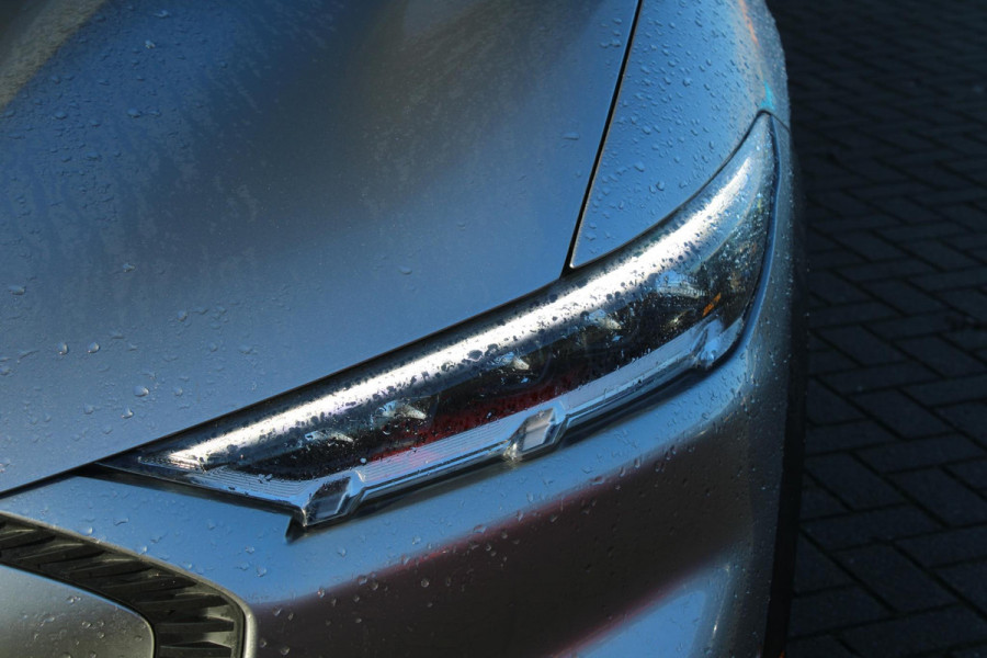 Ford Mustang Mach-E RWD 75 kWh | Trekhaak | Lederen bekleding | Voorruitverwarming | Stoelverwarming | Adaptieve cruise Control | Camera | Electrische achterklep