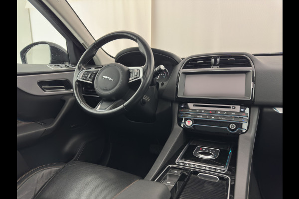 Jaguar F-Pace 2.0 Portfolio Black-line AWD 25d (INCL-BTW) Aut. *PANO | HEAD-UP | LUXURY-LEATHER | BLIND-SPOT | MERIDIAN-SOUND | HEATED-SPORTSEATS | NAVI-FULLMAP | KEYLESS | CAMERA | ECC | CARPLAY | SHIFT-PADDLES | PDC | LANE-ASSIST | ...
