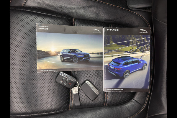 Jaguar F-Pace 2.0 Portfolio Black-line AWD 25d (INCL-BTW) Aut. *PANO | HEAD-UP | LUXURY-LEATHER | BLIND-SPOT | MERIDIAN-SOUND | HEATED-SPORTSEATS | NAVI-FULLMAP | KEYLESS | CAMERA | ECC | CARPLAY | SHIFT-PADDLES | PDC | LANE-ASSIST | ...