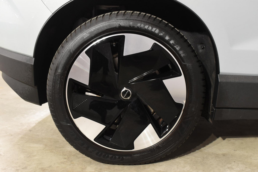 Volvo EX30 Single Motor Extended Range Plus 69 kWh / Adaptieve Cruise Control/ Dodehoek Detectie / Parkeersensoren v+a / Achteruitrijcamera / Warmtepomp / Google Services /