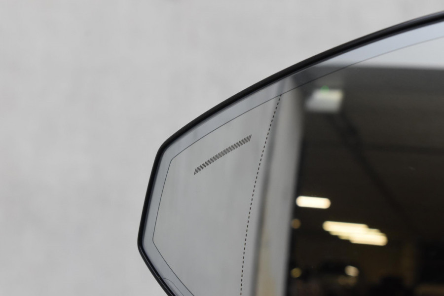 Volvo EX30 Single Motor Extended Range Plus 69 kWh / Adaptieve Cruise Control/ Dodehoek Detectie / Parkeersensoren v+a / Achteruitrijcamera / Warmtepomp / Google Services /