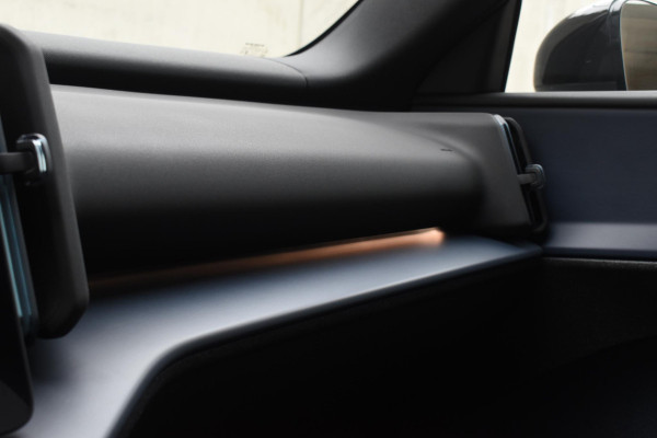 Volvo EX30 Single Motor Extended Range Plus 69 kWh / Adaptieve Cruise Control/ Dodehoek Detectie / Parkeersensoren v+a / Achteruitrijcamera / Warmtepomp / Google Services /