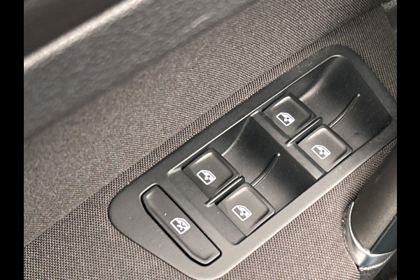 Volkswagen Golf 1.0 TSI Comfortline Business Automaat Carplay Adaptieve-cruise Climate-control